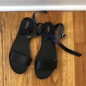 Merona size 8.5 black faux leather sandals
